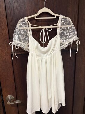 Lucy in the Sky White Floral Lace Sleeve Mini Dress